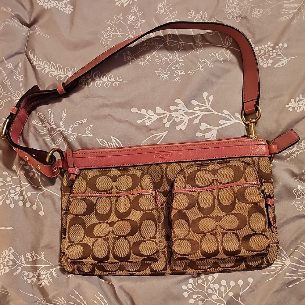 💢💢SOLD💢💢Coach Brown and Tan Signature Shoulder Bag